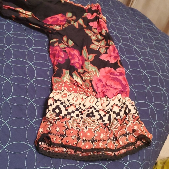 Angie Red and black romper - Picture 4 of 4